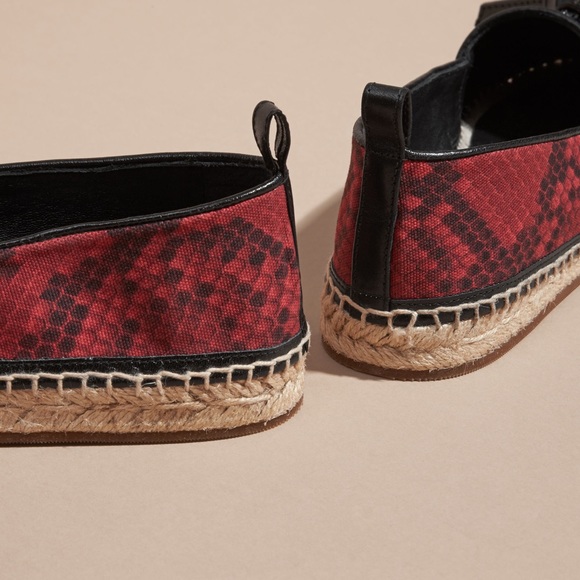 Burberry Tasseled Python Print Espadrilles In Red - Picture 6 of 6
